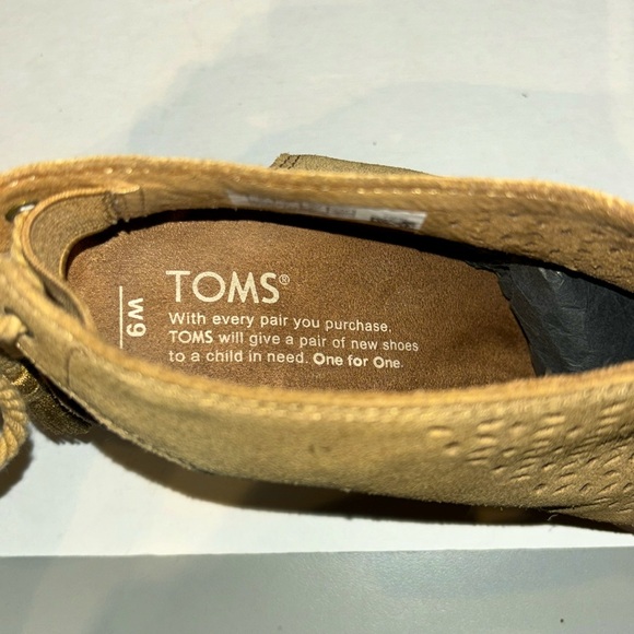 Toms Tan Cut-Out Block Heels - Picture 5 of 7